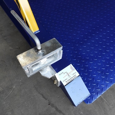 2200mm Width Mobile Unloading Loading Yard Ramp With 10 Ton Capacity Q235B